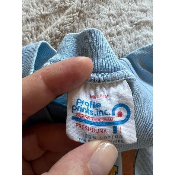 Vintage UofW Huskies Graphic Tshirt - Picture 4 of 5